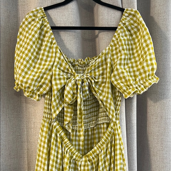 Yellow and White Tiered Puff Sleeve Midi Dress - Picture 2 of 5